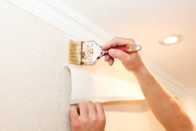 Pose de papier peint à Padirac — revêtements muraux et toiles de verre